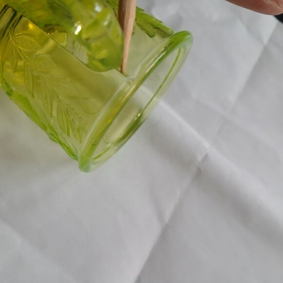 Vintage Vaseline Uranium Glass Childs Mug Cup Cat in Basket dog FLAW CHIP - Picture 14 of 16